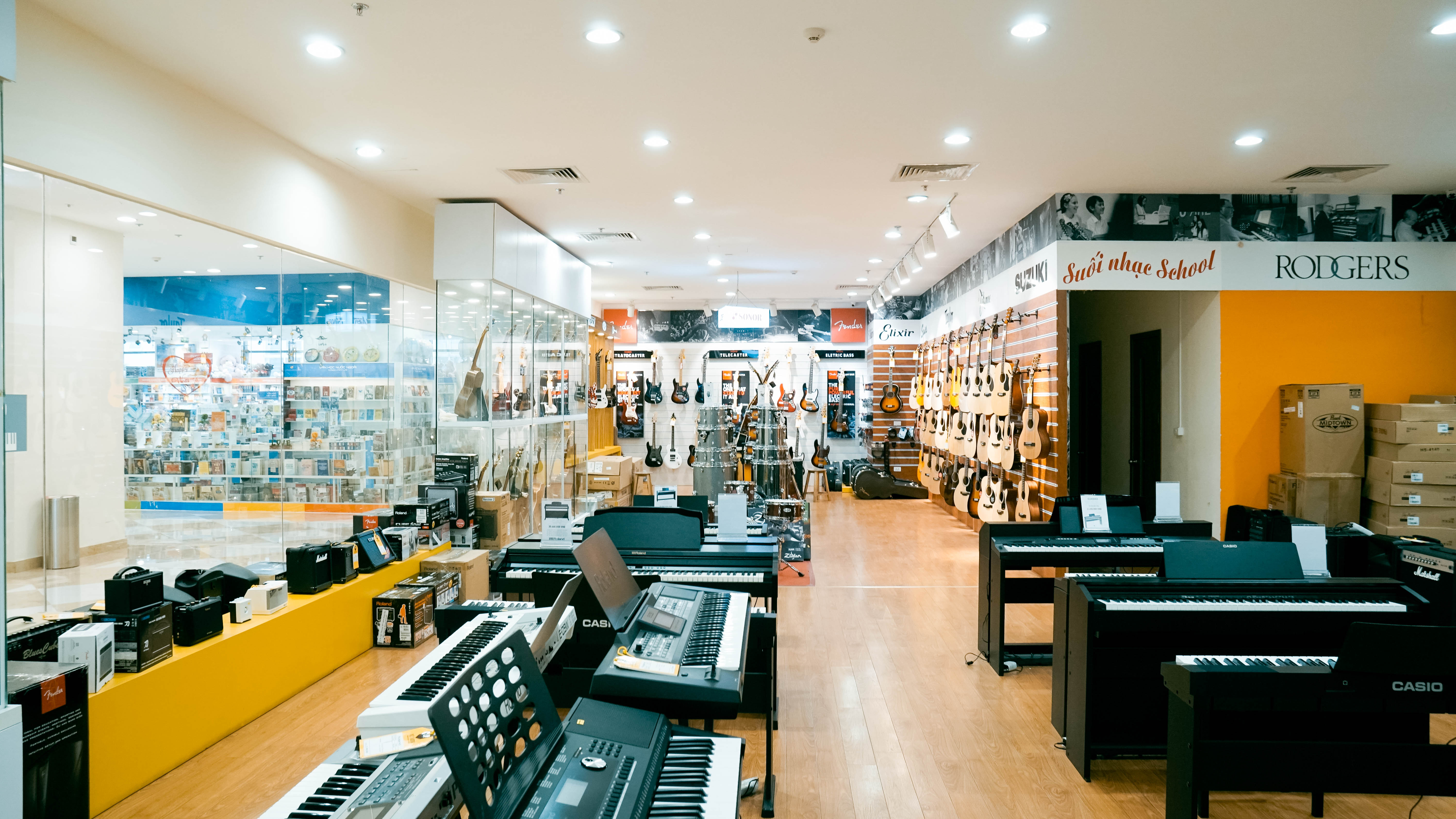 cửa hàng nhạc cụ Hà Nội 