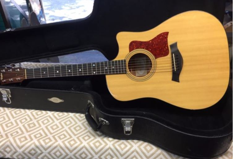 Địa điểm mua đàn guitar Taylor